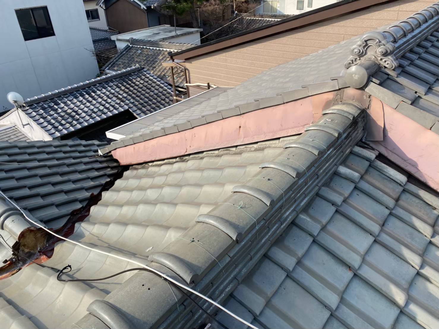 瓦の落下で現場調査開始